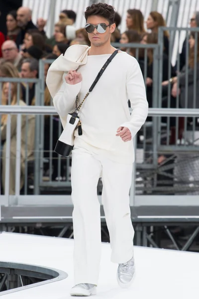 Look 40